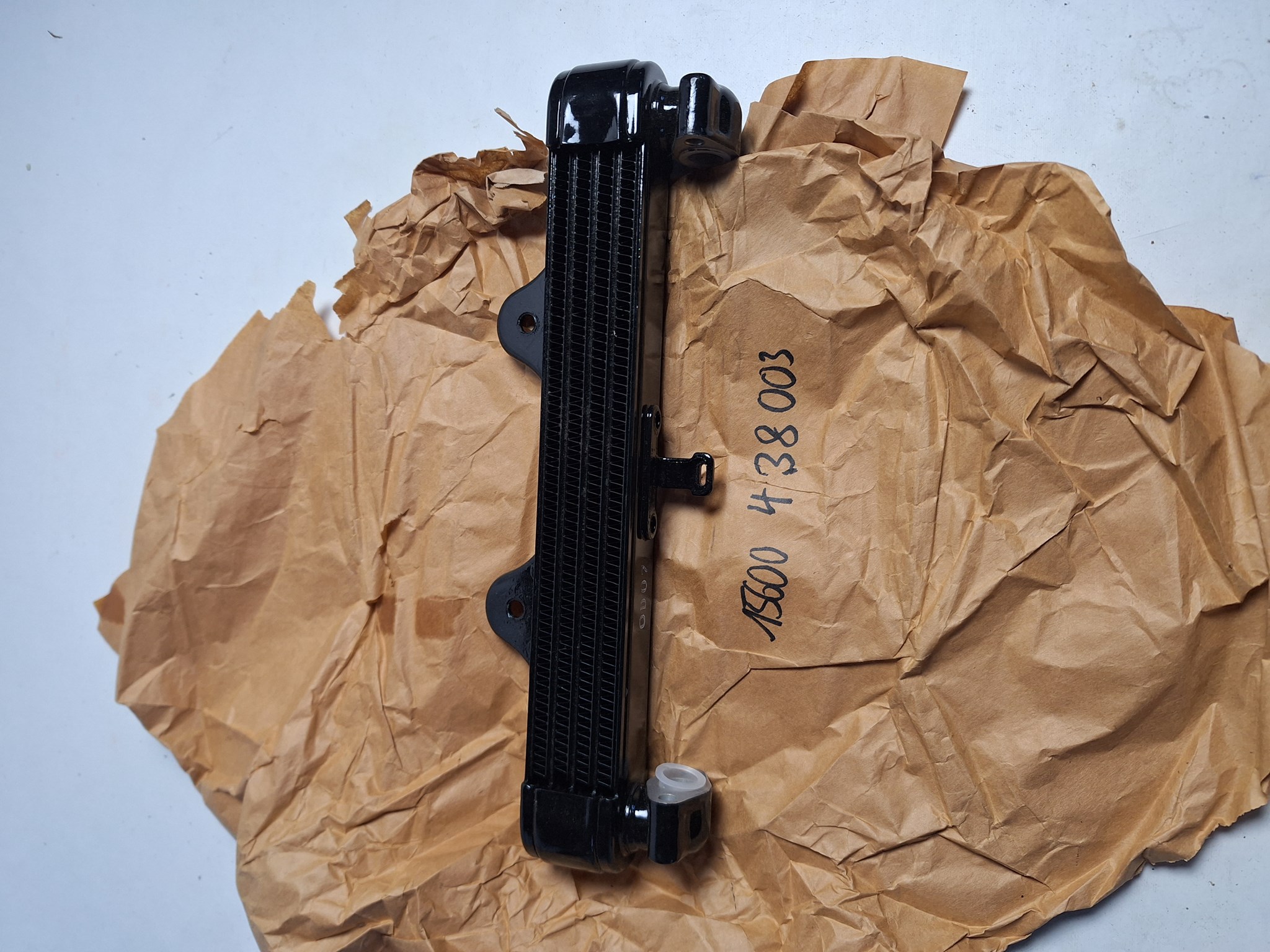 Picture of OELKUEHLER  15600-438-003  CB 900 FZ